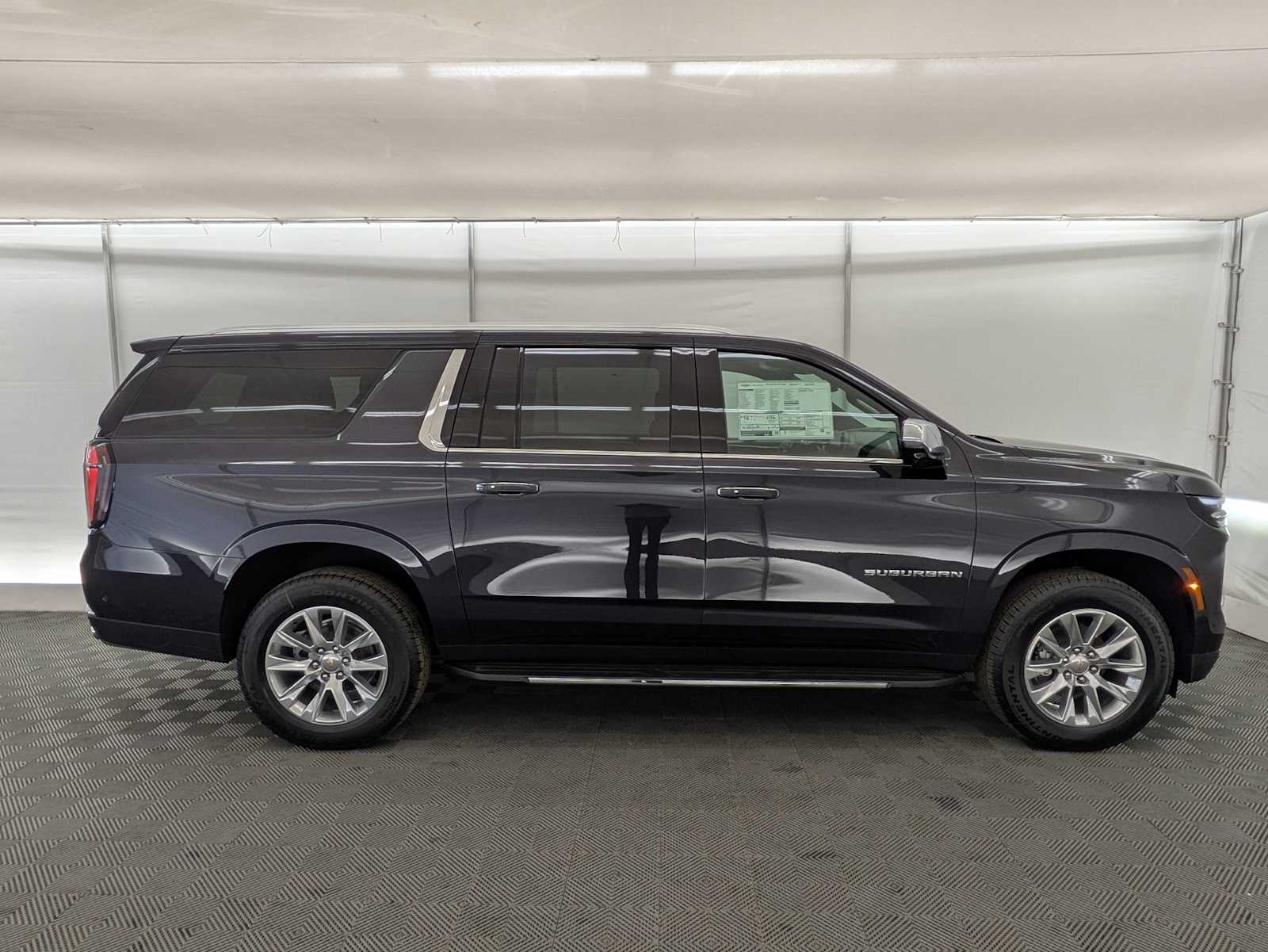 Thumbnail: 2025 Chevrolet Suburban - 7