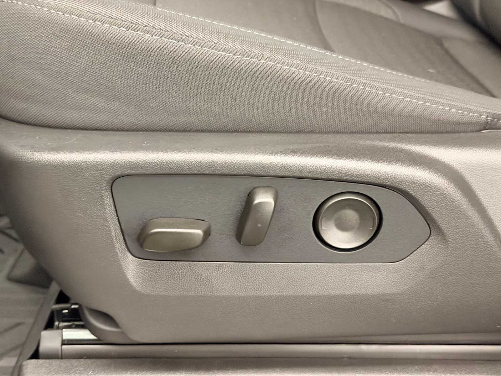 Thumbnail: 2026 Chevrolet Silverado 2500 - 19