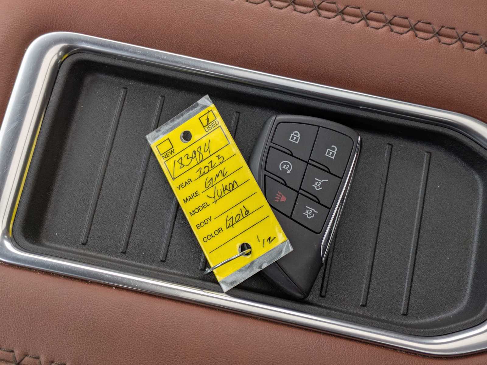 Thumbnail: 2023 GMC Yukon - 36