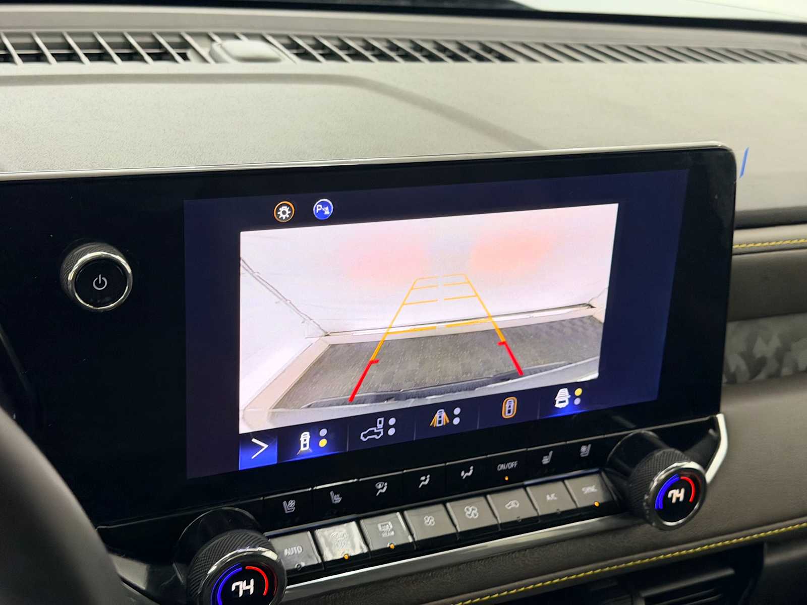 Thumbnail: 2024 Chevrolet Colorado - 29