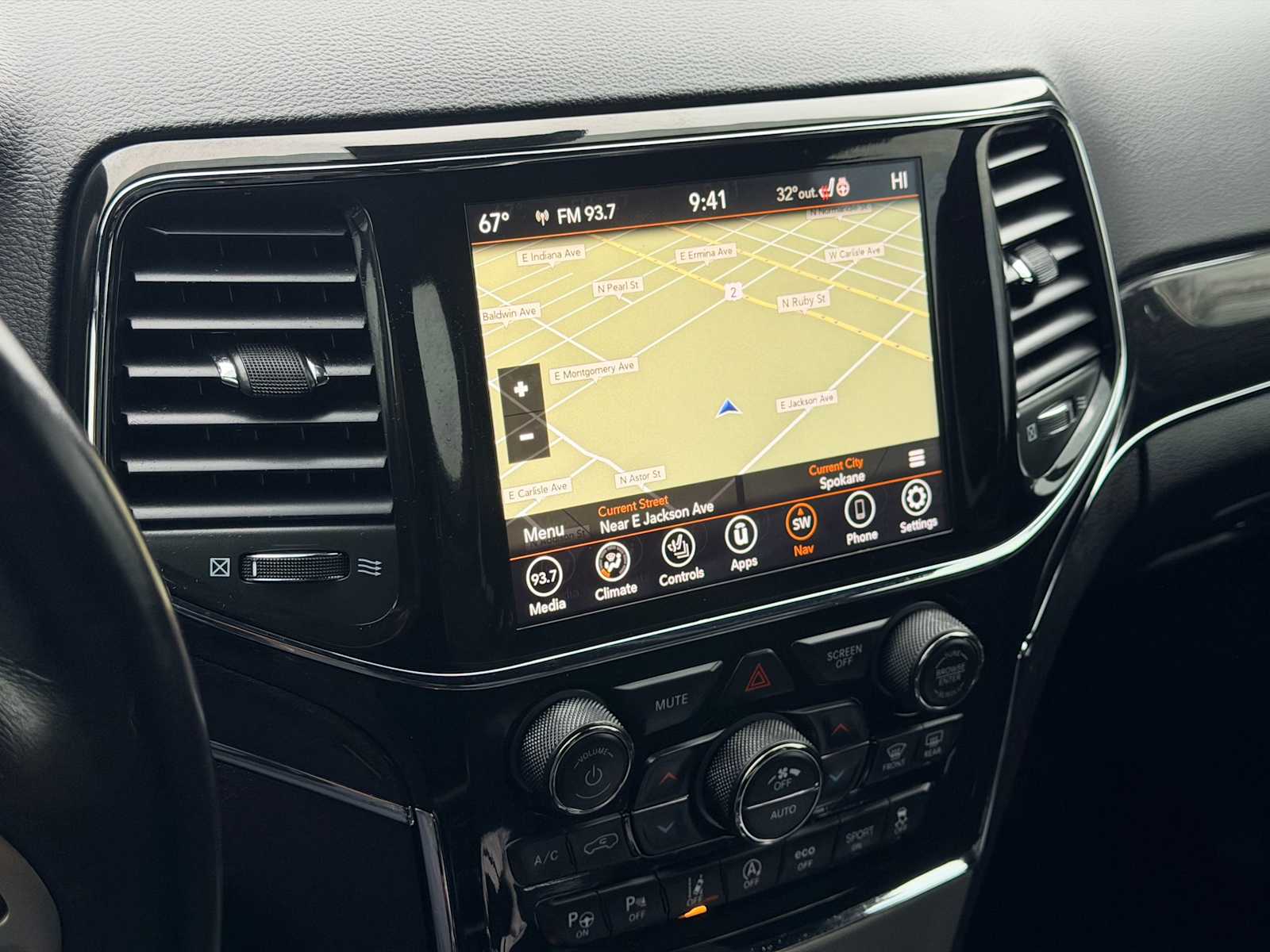 Thumbnail: 2021 Jeep Grand Cherokee - 30