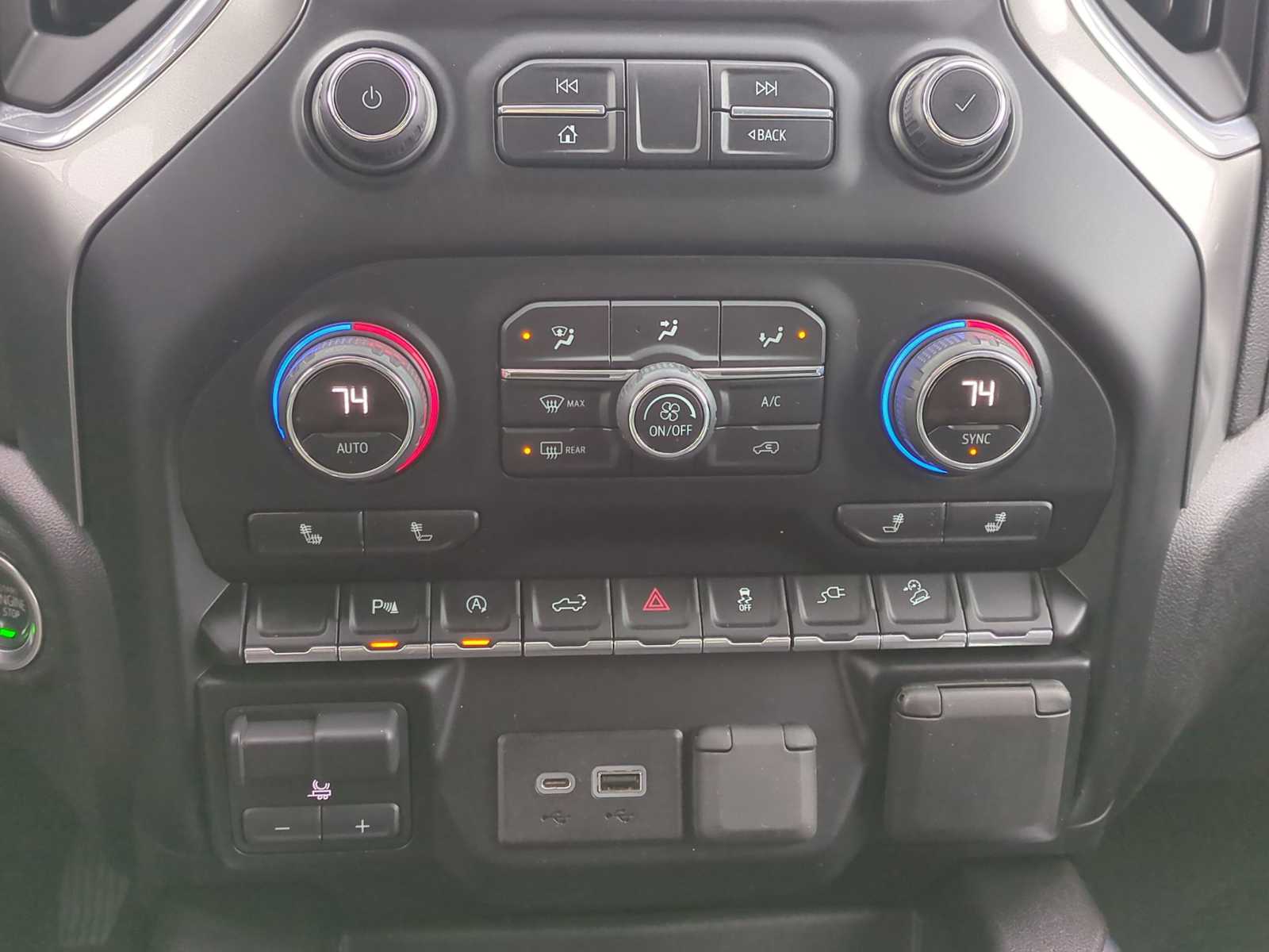 Thumbnail: 2019 Chevrolet Silverado 1500 - 25