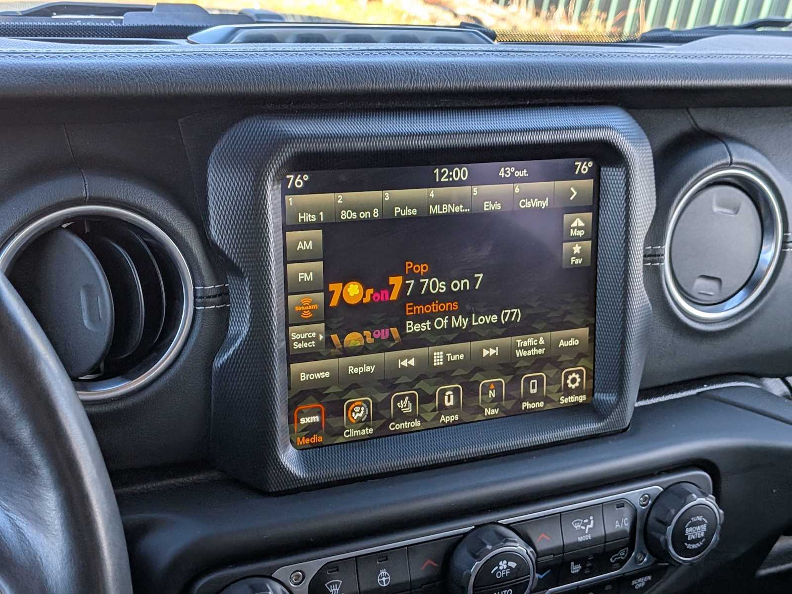 Thumbnail: 2021 Jeep Wrangler - 31