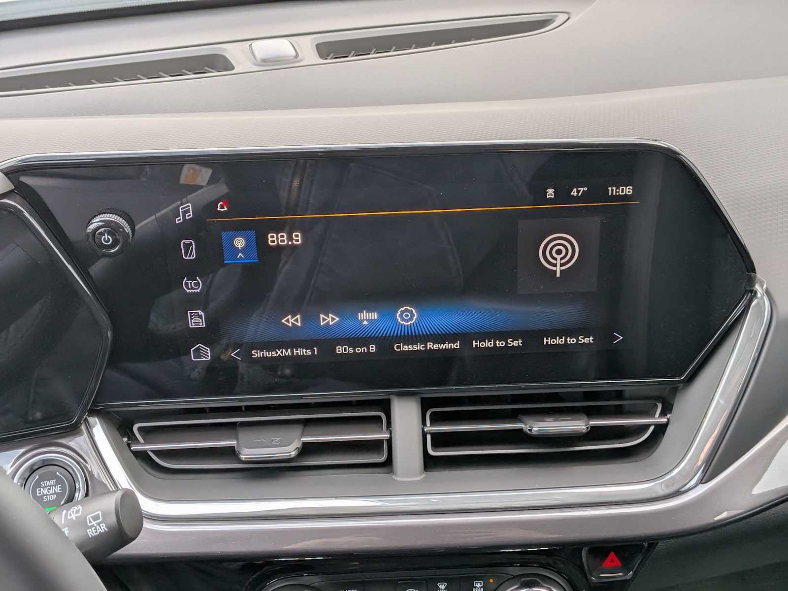 Thumbnail: 2025 Chevrolet Trax - 28