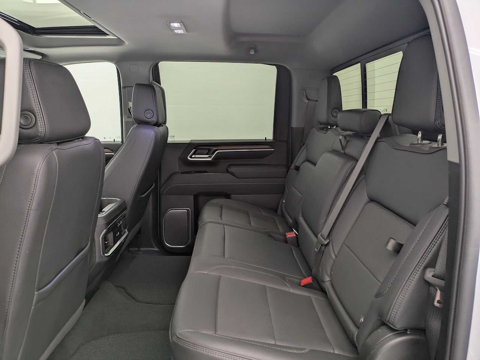 Thumbnail: 2025 GMC Sierra 3500 - 22