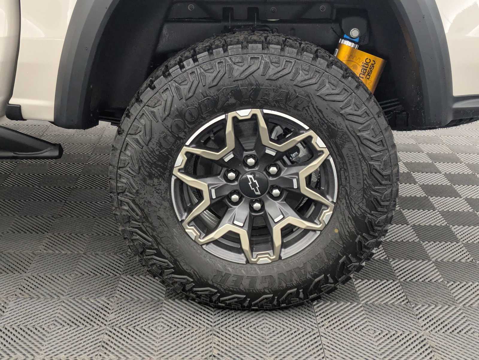 Thumbnail: 2026 Chevrolet Colorado - 16