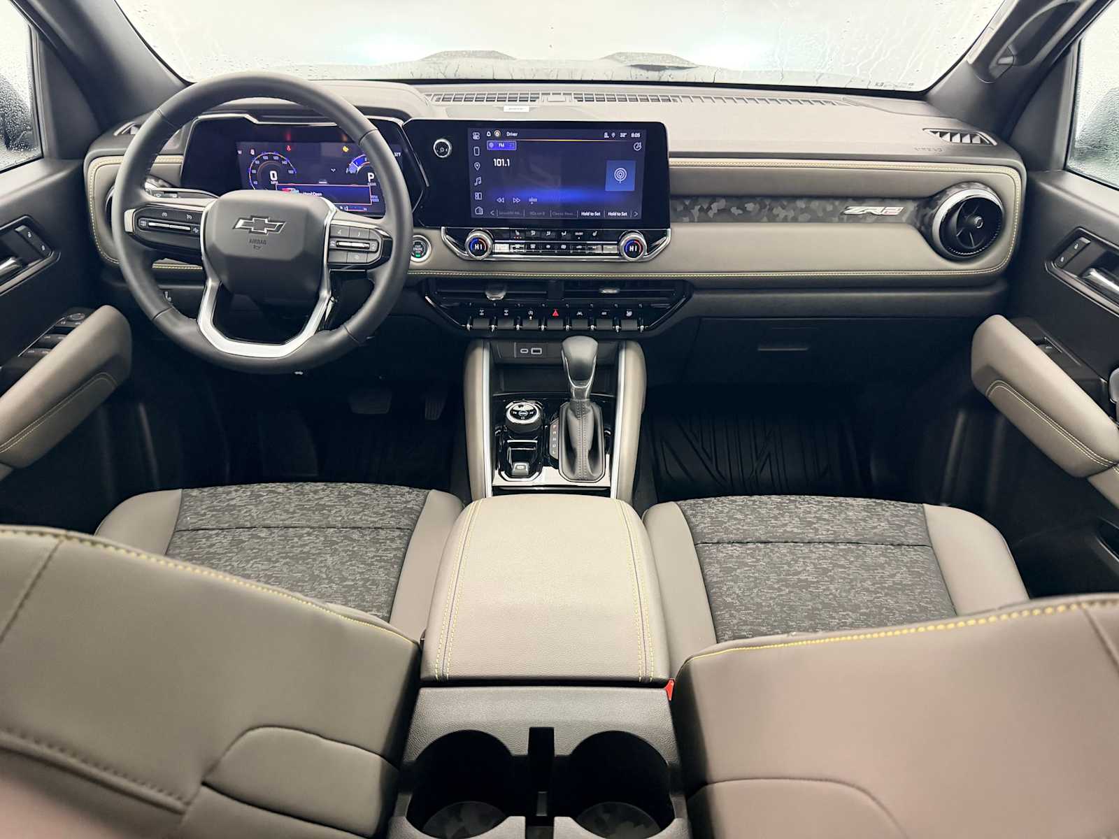 Thumbnail: 2024 Chevrolet Colorado - 15