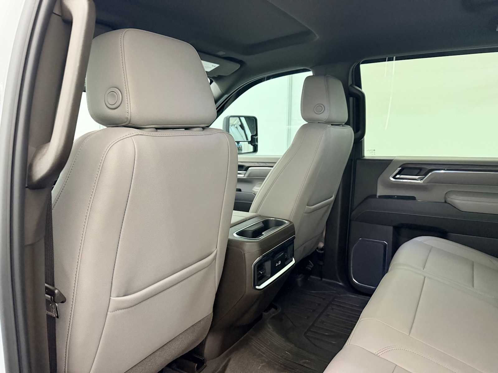 Thumbnail: 2024 GMC Sierra 2500 - 19