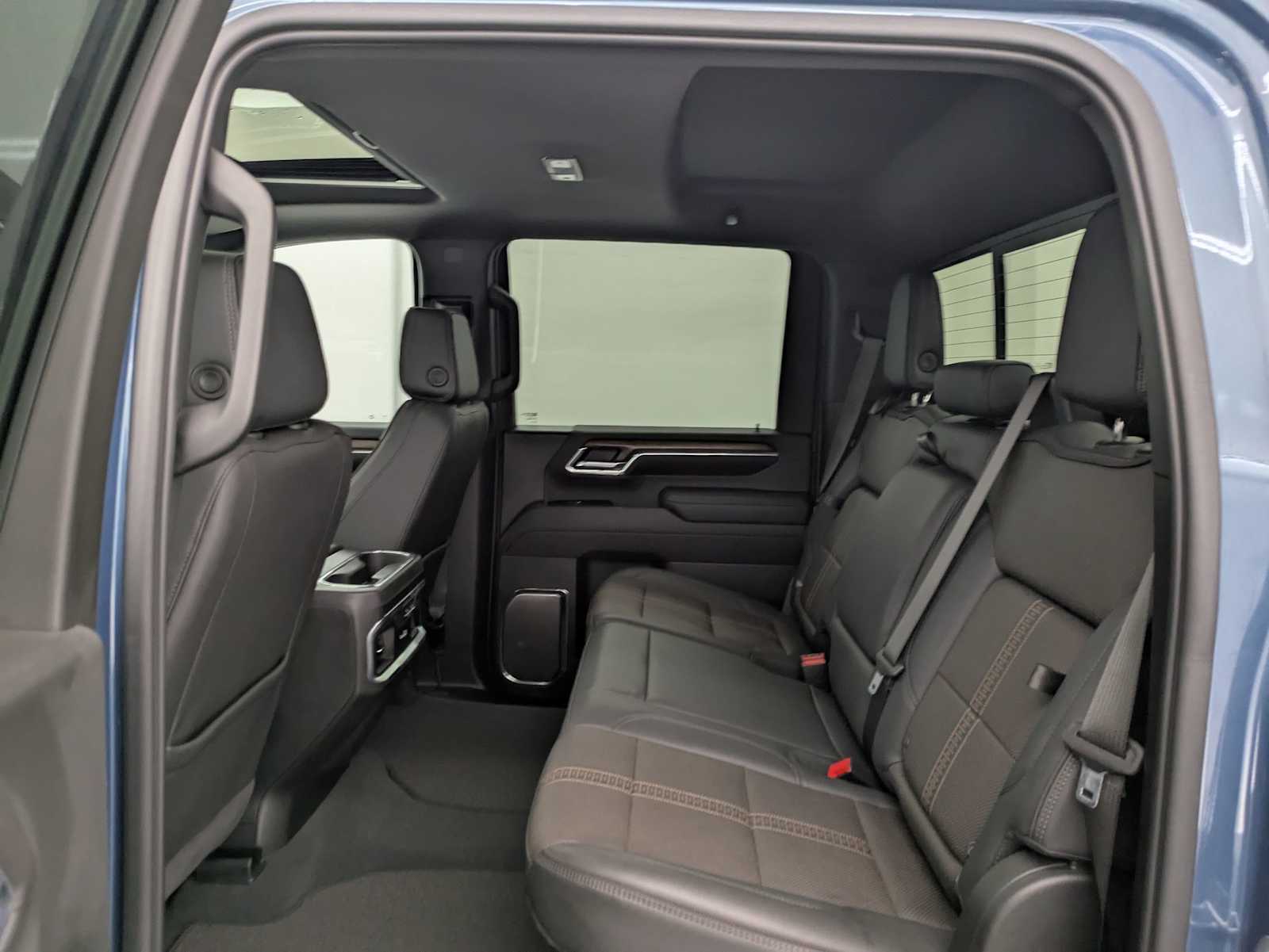 Thumbnail: 2024 Chevrolet Silverado 3500 - 24