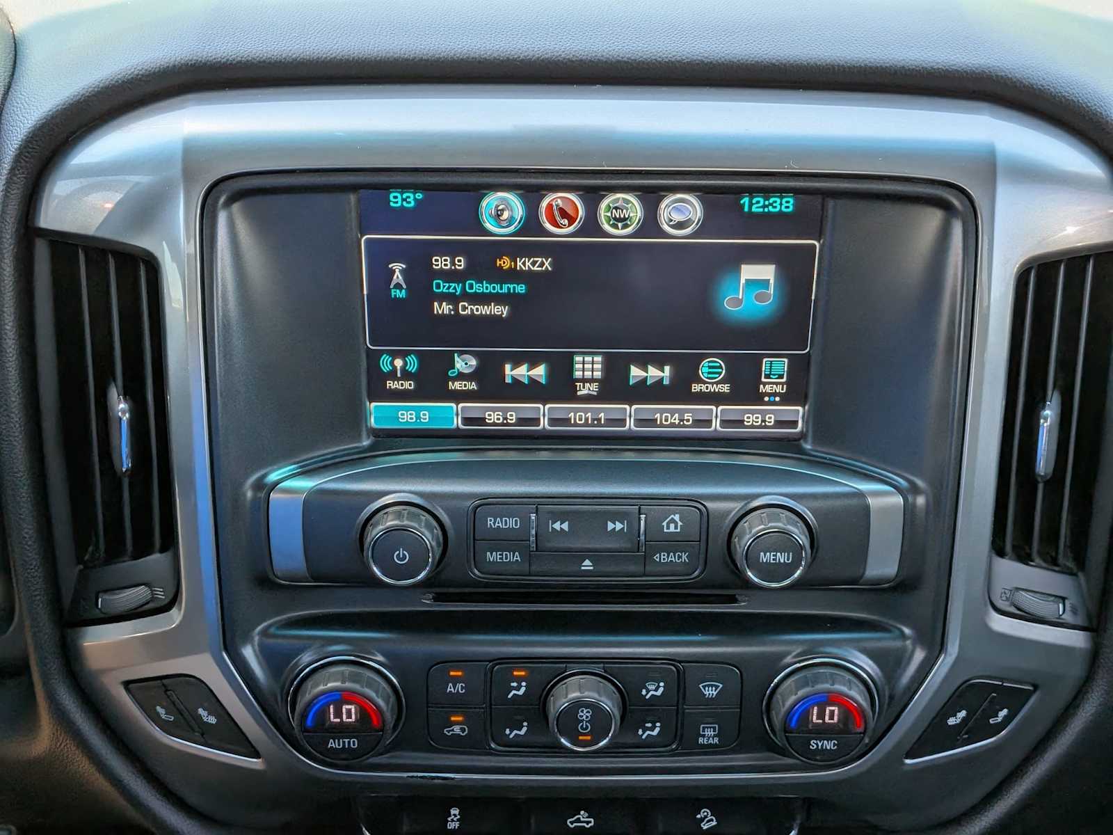 Thumbnail: 2017 Chevrolet Silverado 1500 - 29