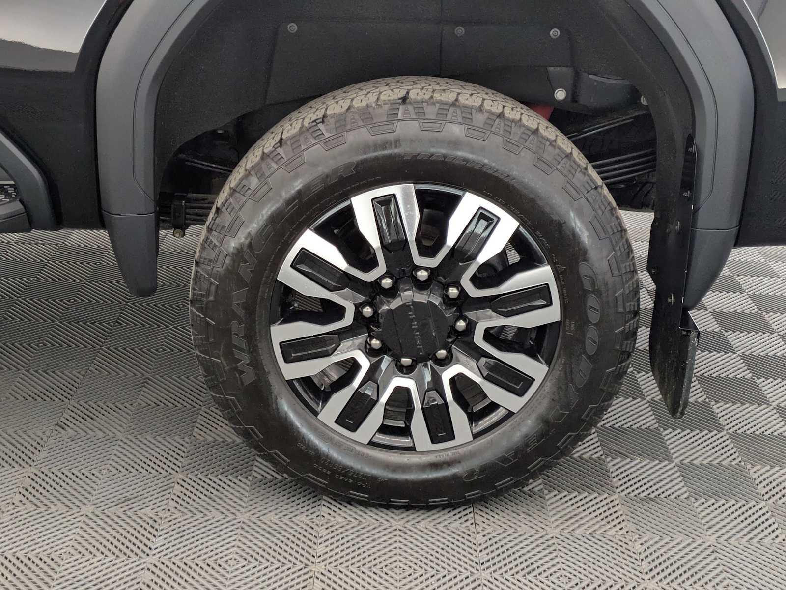 Thumbnail: 2025 GMC Sierra 3500 - 15