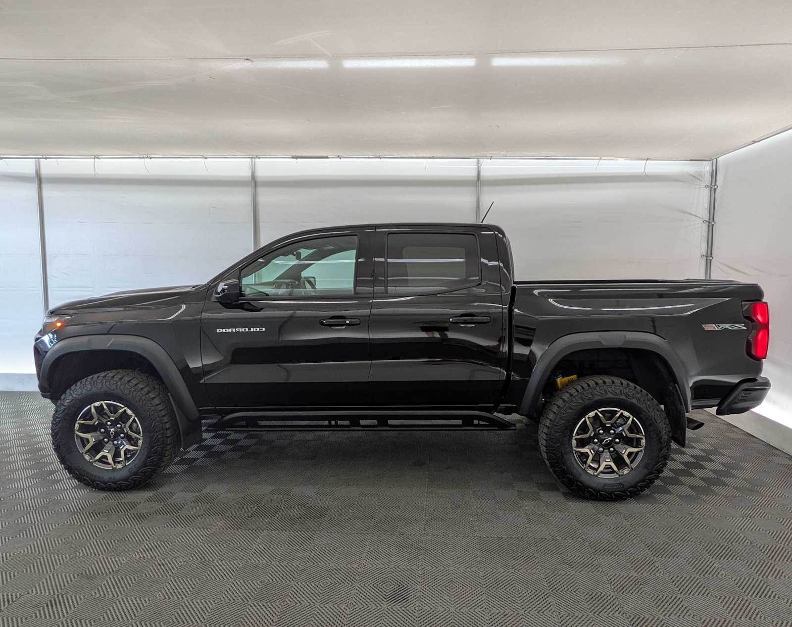 Thumbnail: 2024 Chevrolet Colorado - 3