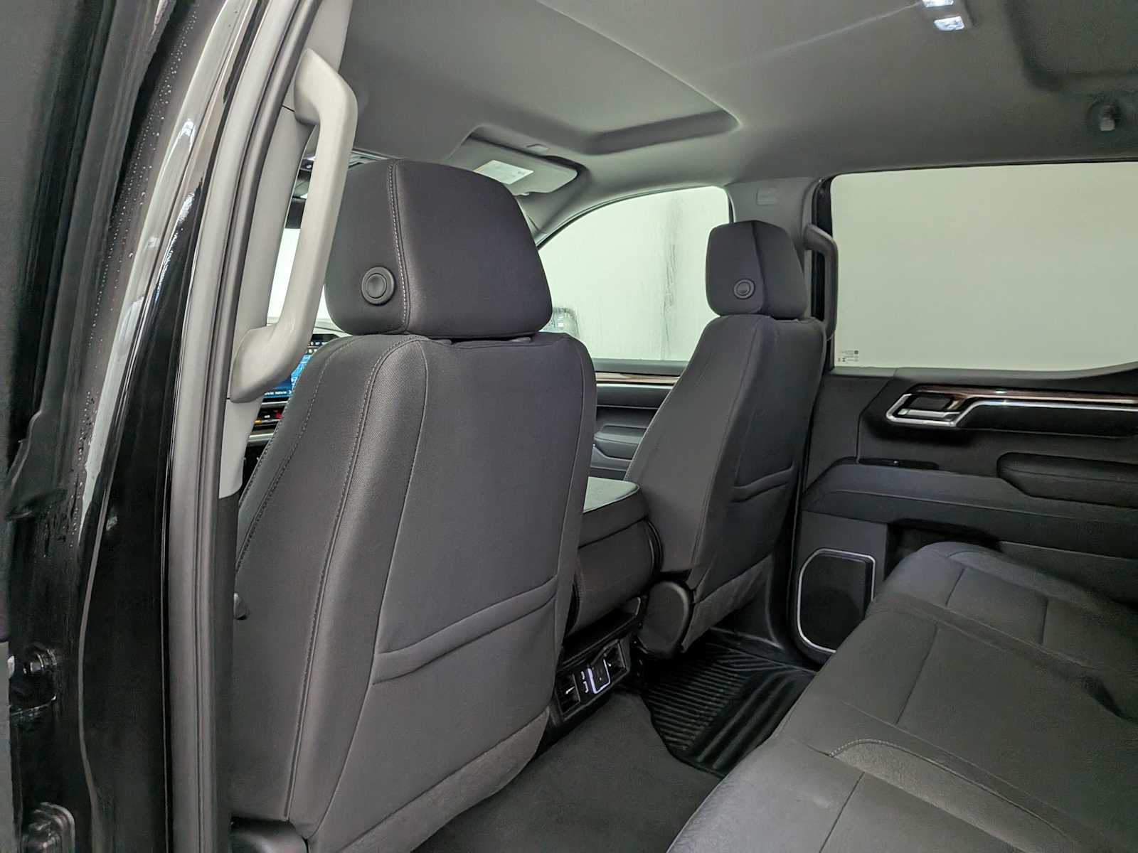 Thumbnail: 2026 Chevrolet Silverado 1500 - 21