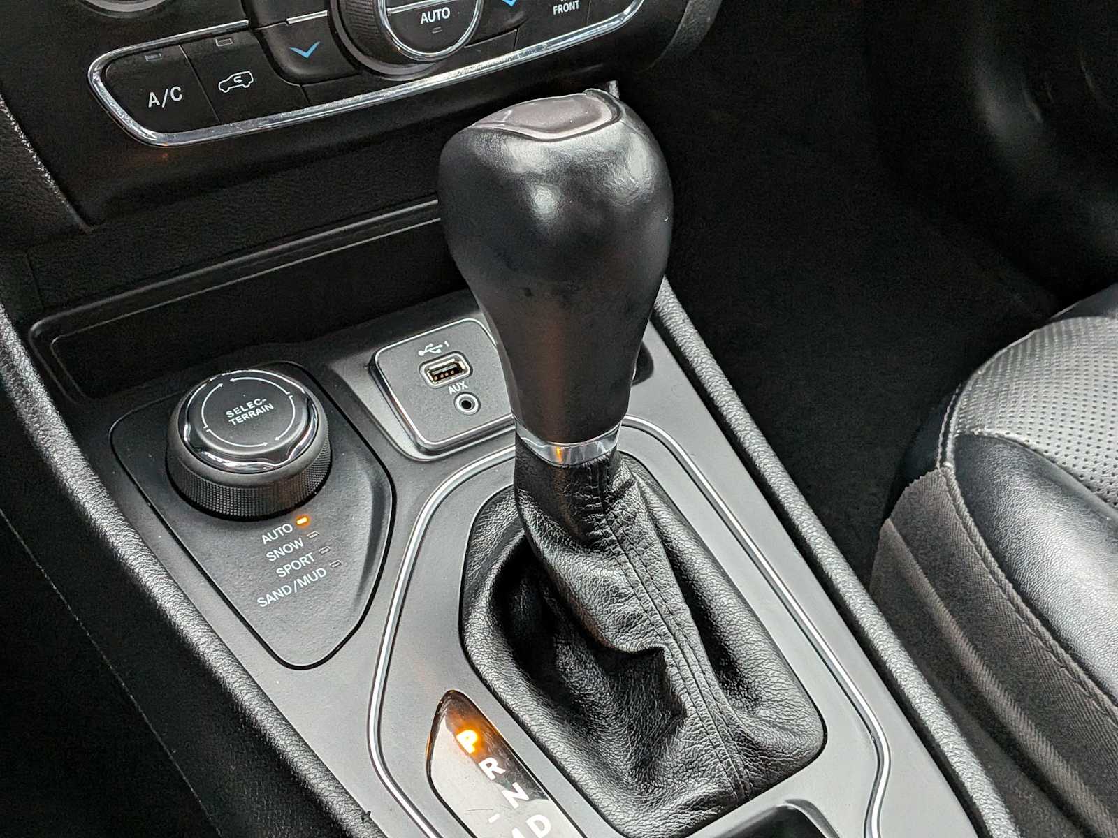 Thumbnail: 2022 Jeep Cherokee - 31