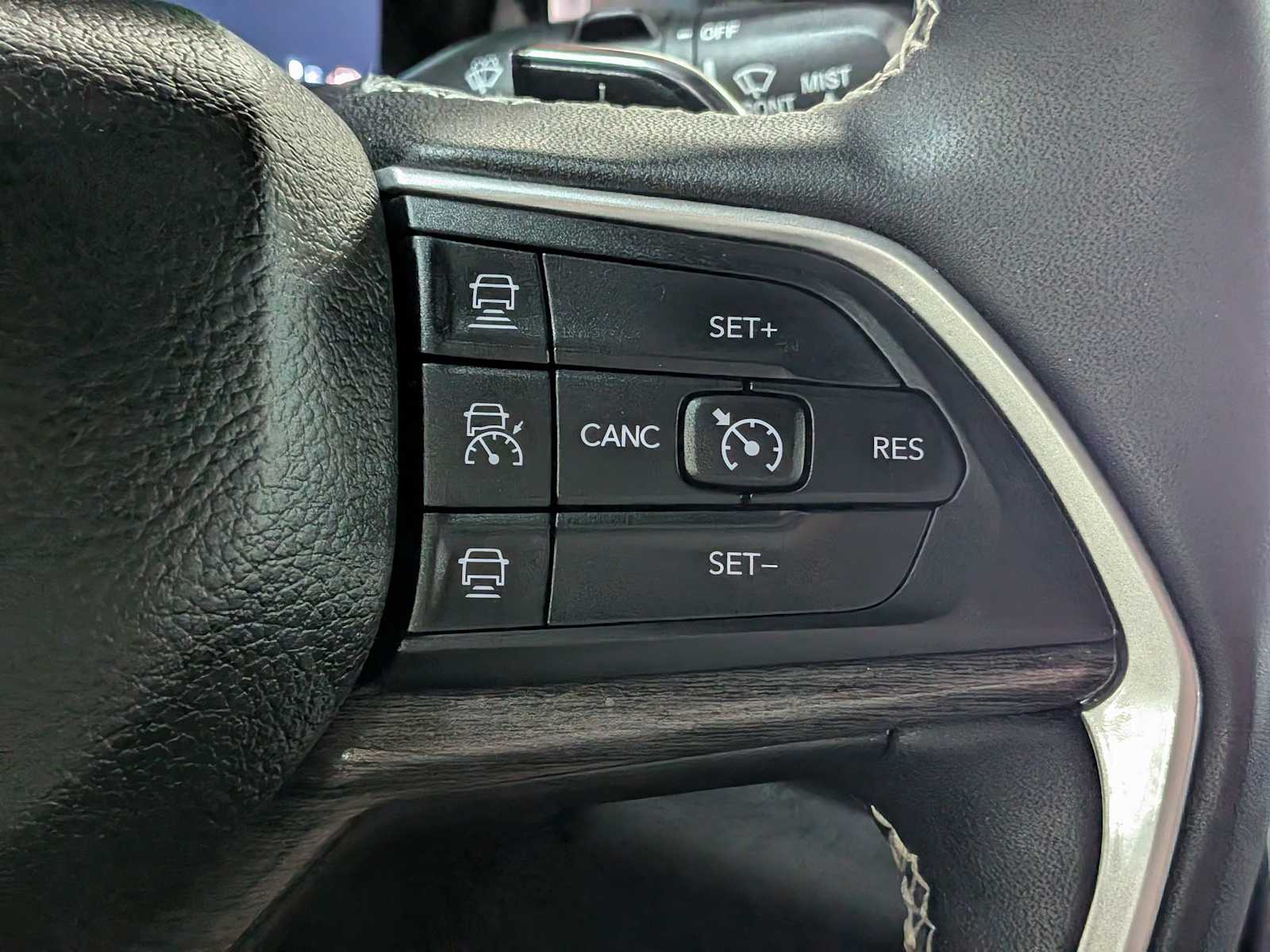 Thumbnail: 2024 Jeep Grand Cherokee - 28