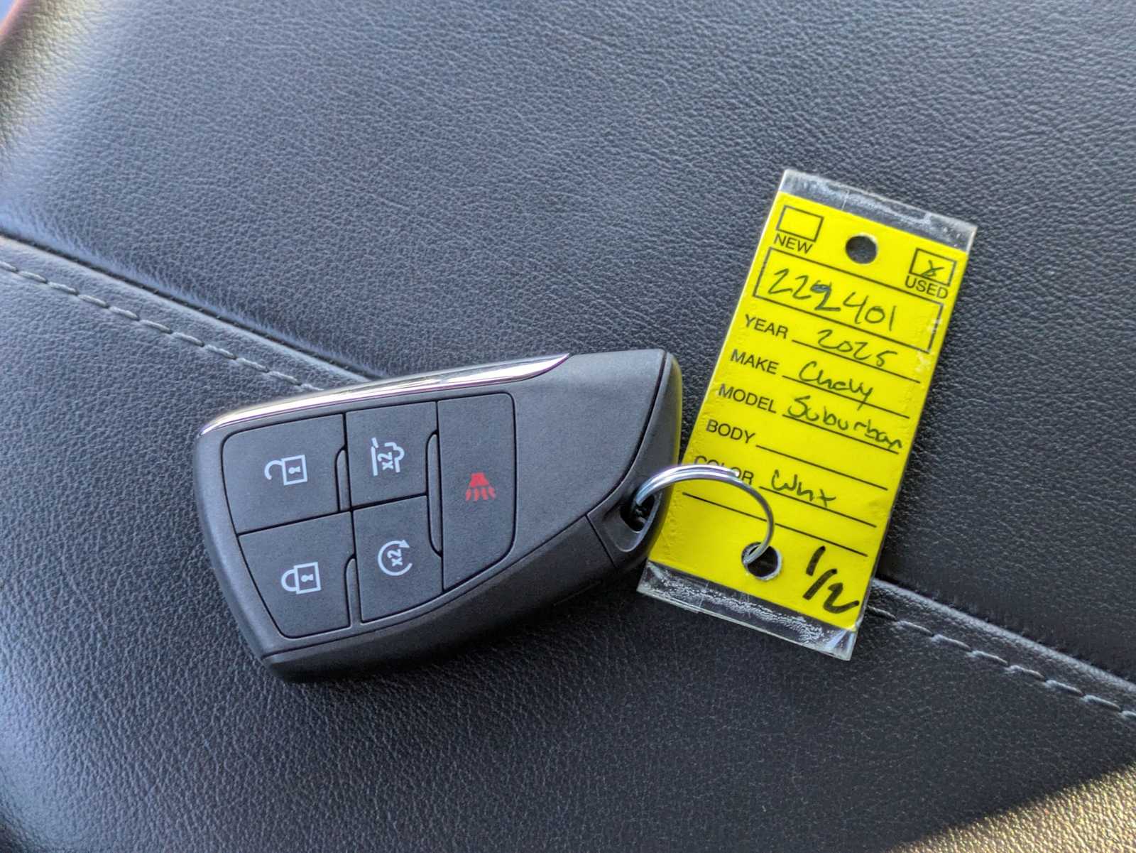 Thumbnail: 2025 Chevrolet Suburban - 31