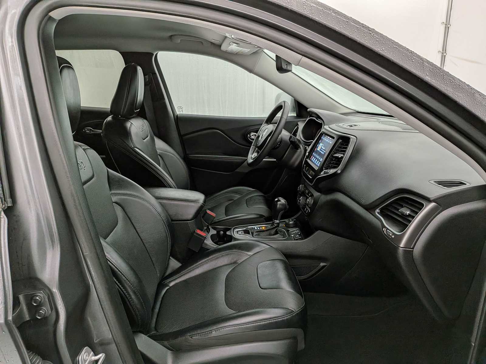 Thumbnail: 2022 Jeep Cherokee - 22