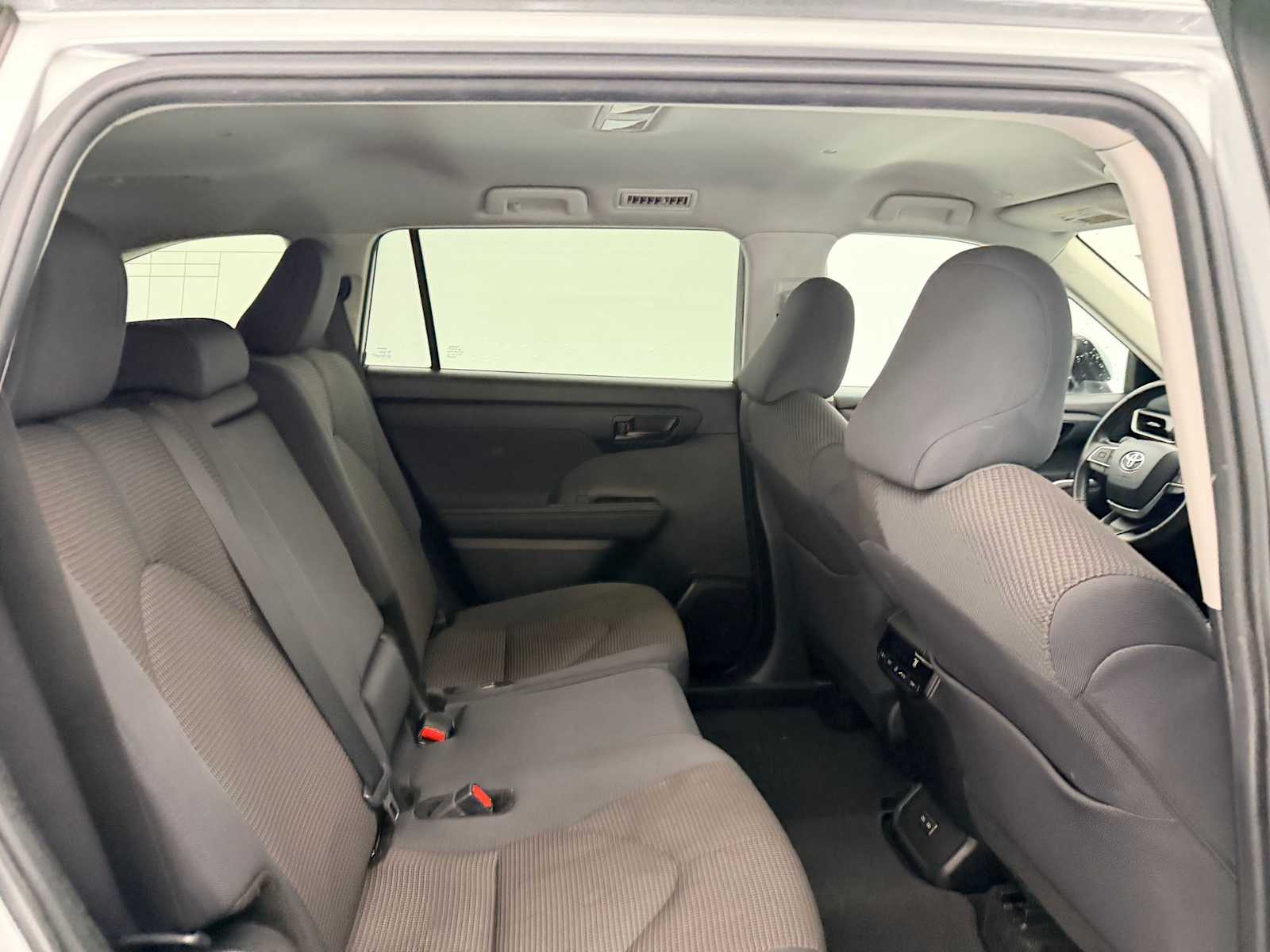 Thumbnail: 2024 Toyota Highlander - 21