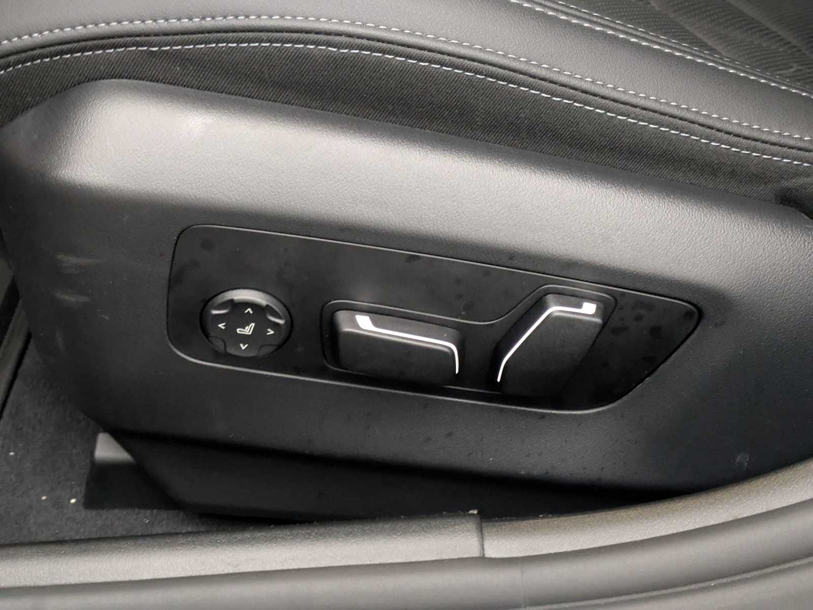 Thumbnail: 2025 BMW 5 Series - 18