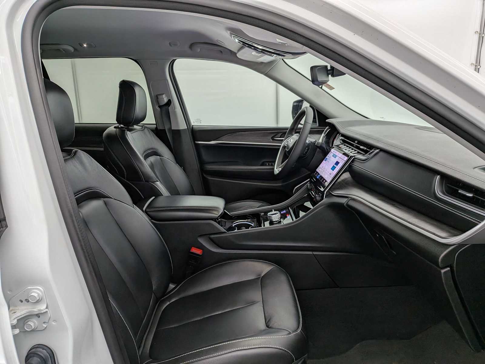 Thumbnail: 2023 Jeep Grand Cherokee - 21