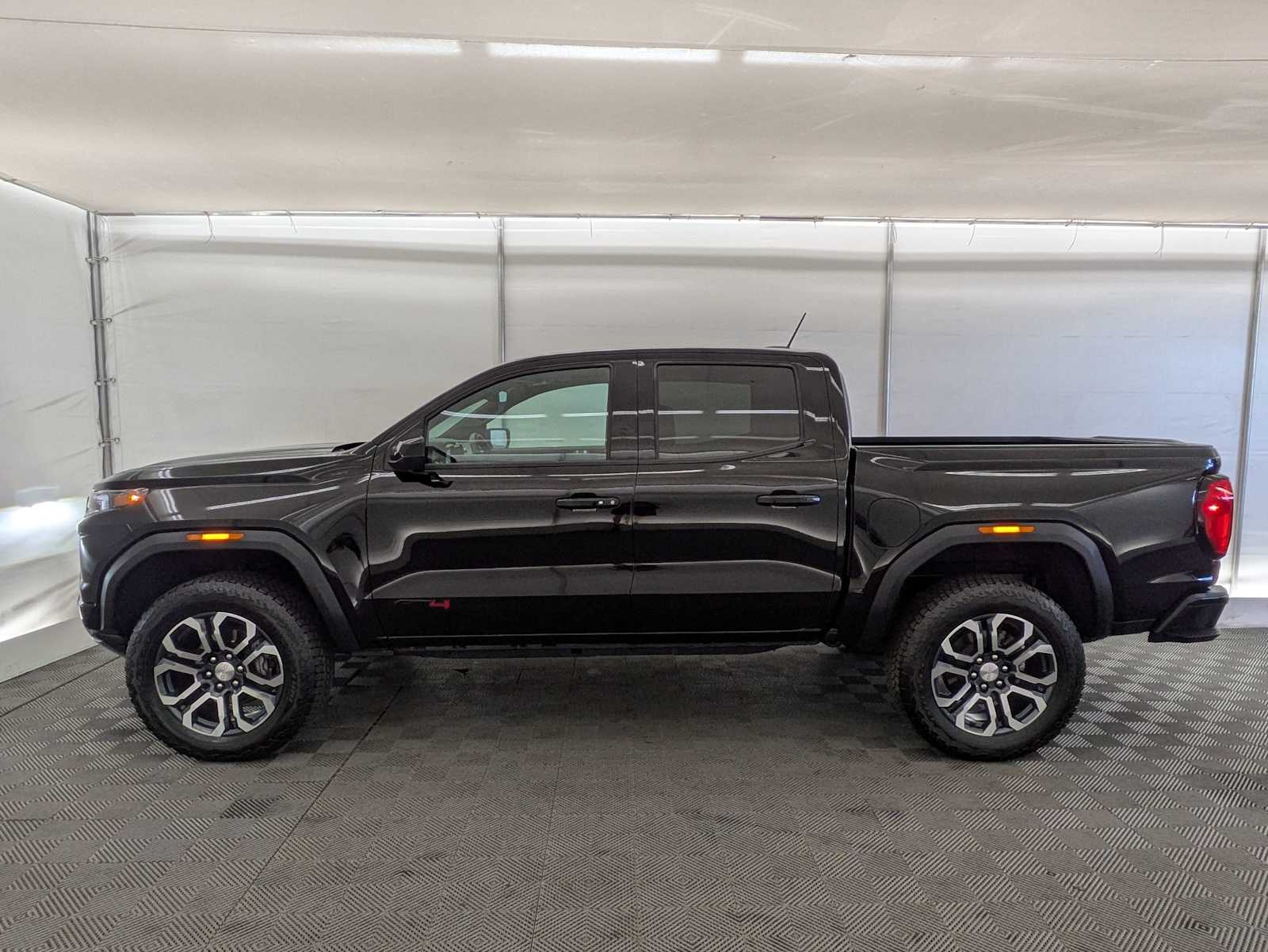 2023 GMC Canyon AT4 3