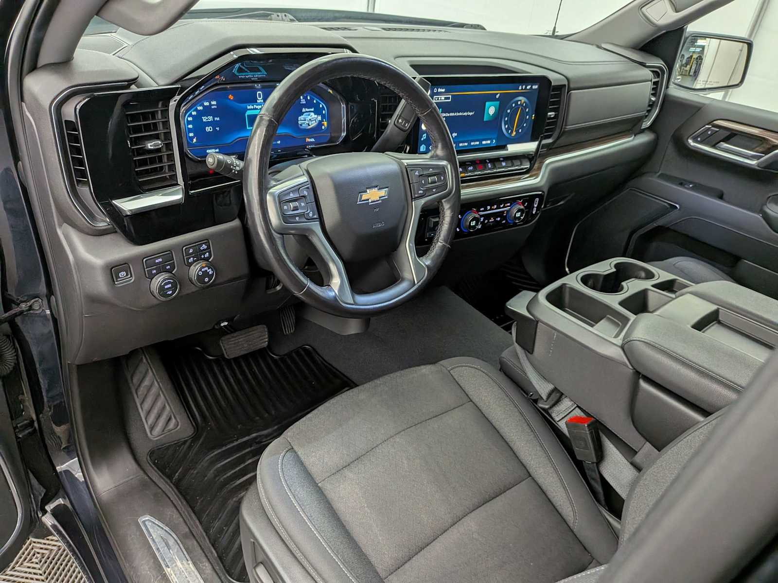 Thumbnail: 2022 Chevrolet Silverado 1500 - 2