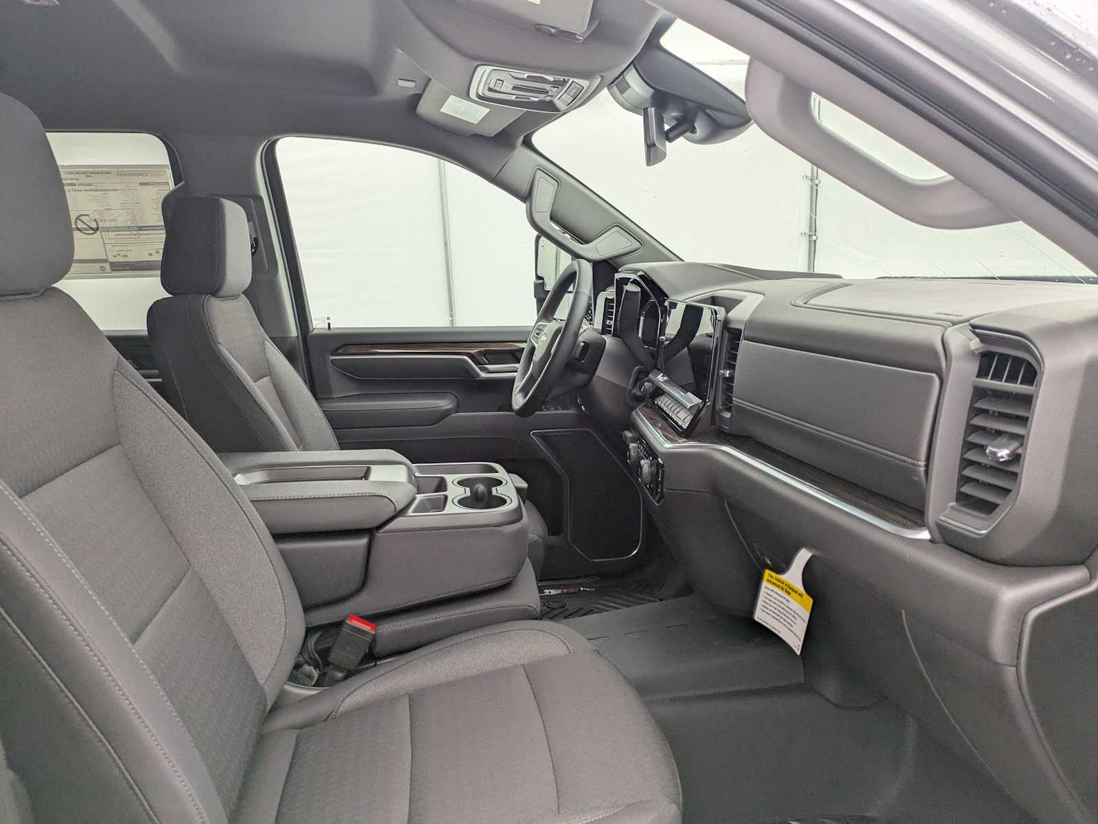 Thumbnail: 2026 Chevrolet Silverado 2500 - 25