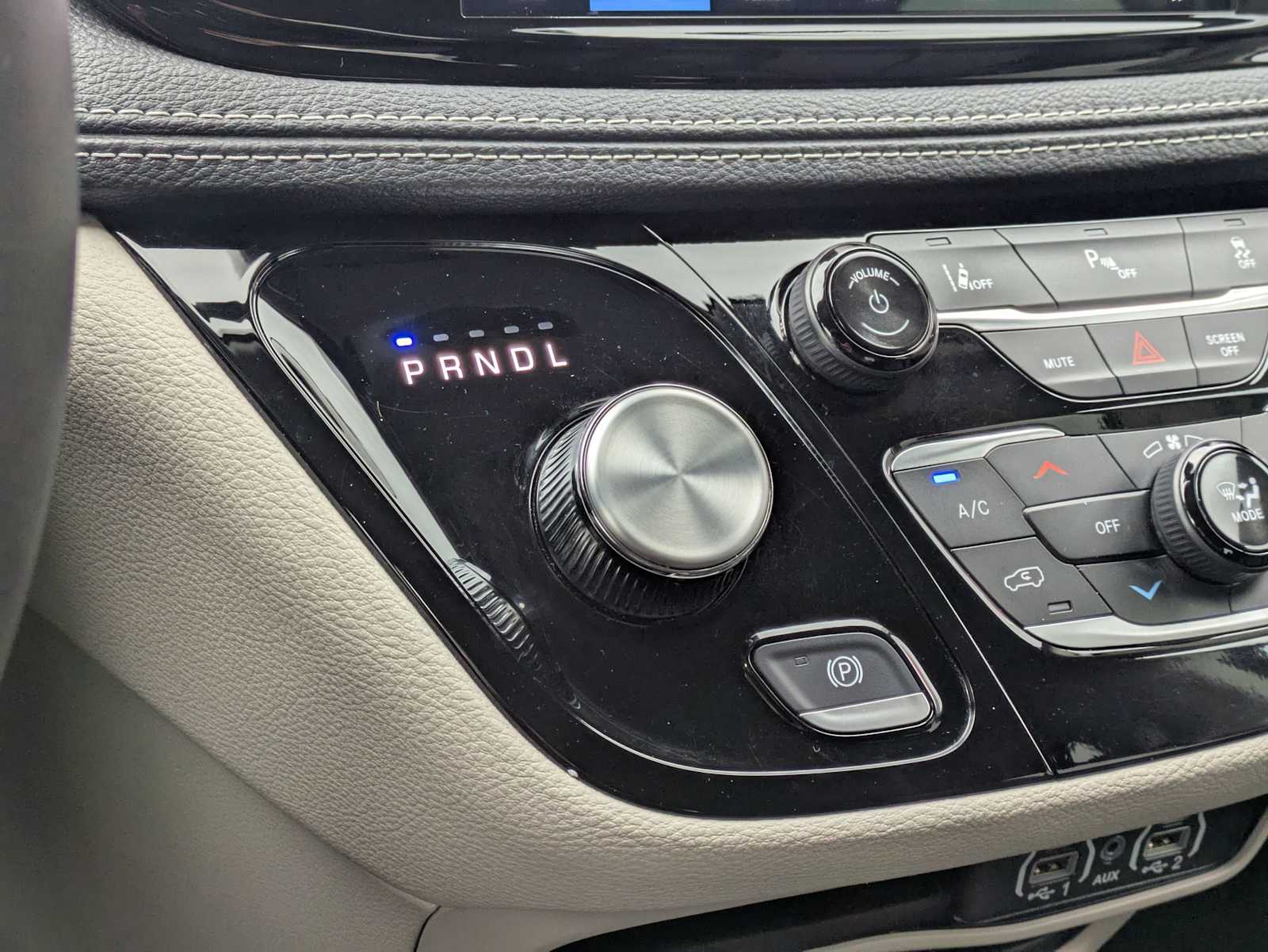 Thumbnail: 2024 Chrysler Pacifica - 32