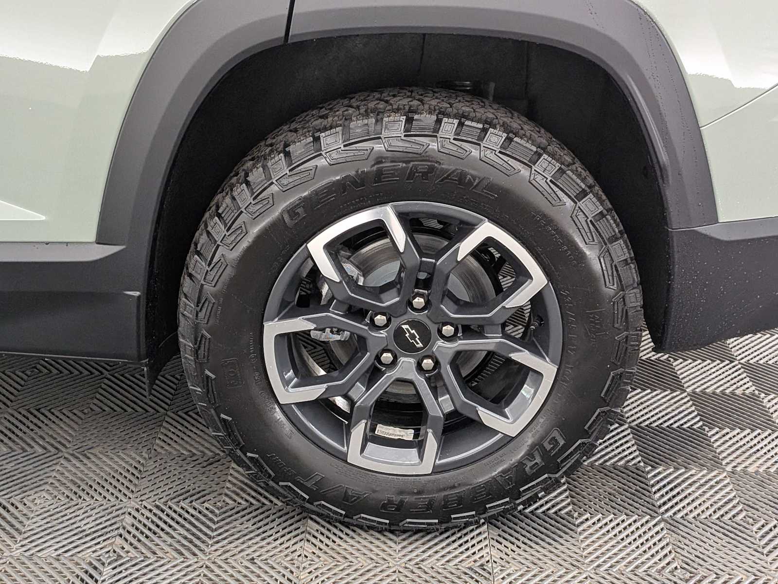 Thumbnail: 2026 Chevrolet Equinox - 13