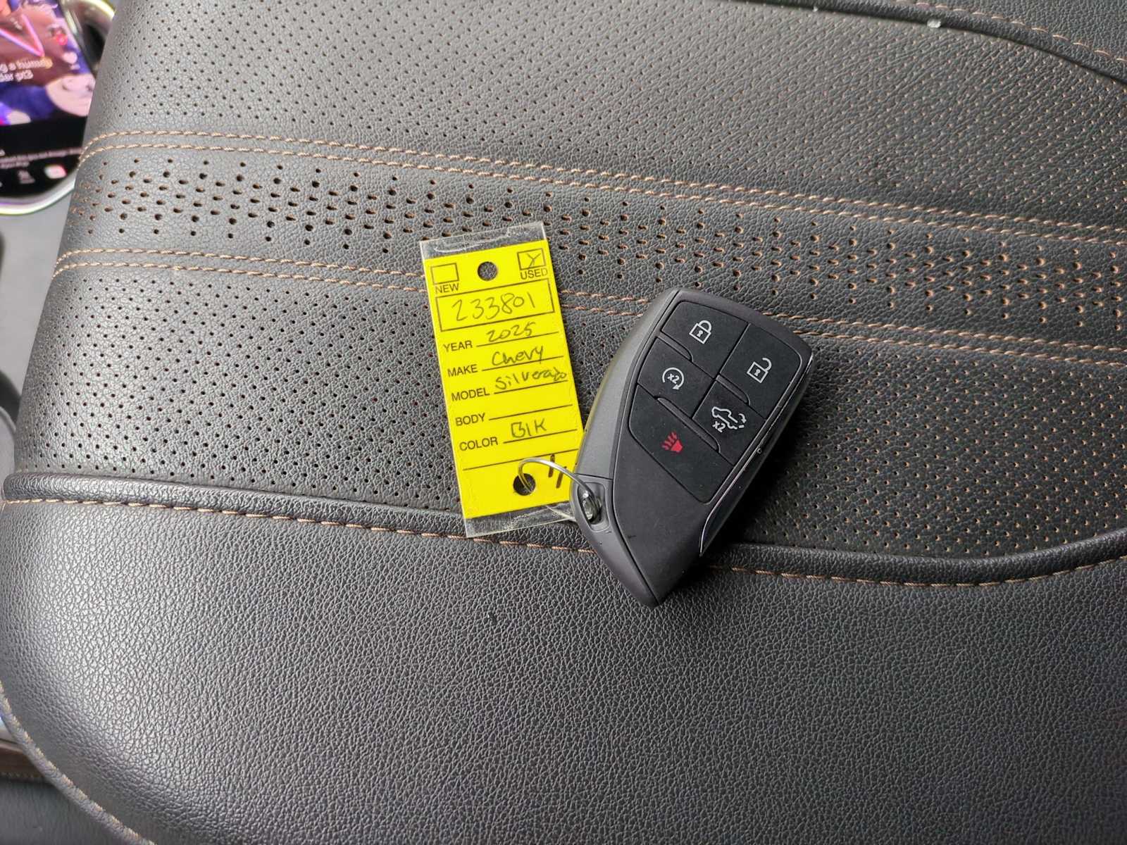 Thumbnail: 2025 Chevrolet Silverado 1500 - 32