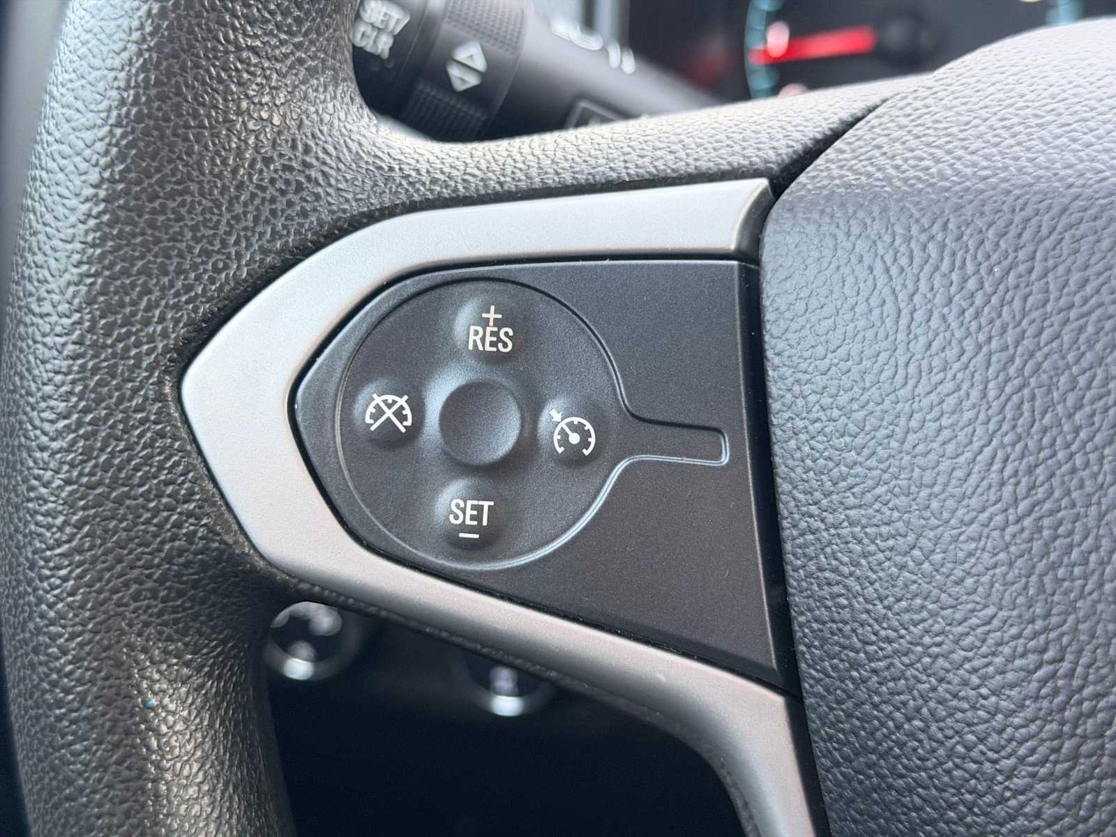 Thumbnail: 2021 Chevrolet Colorado - 25