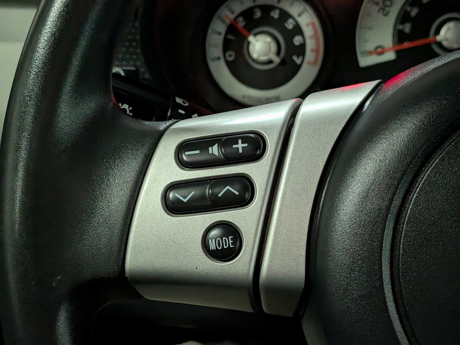 Thumbnail: 2014 Toyota FJ Cruiser - 24