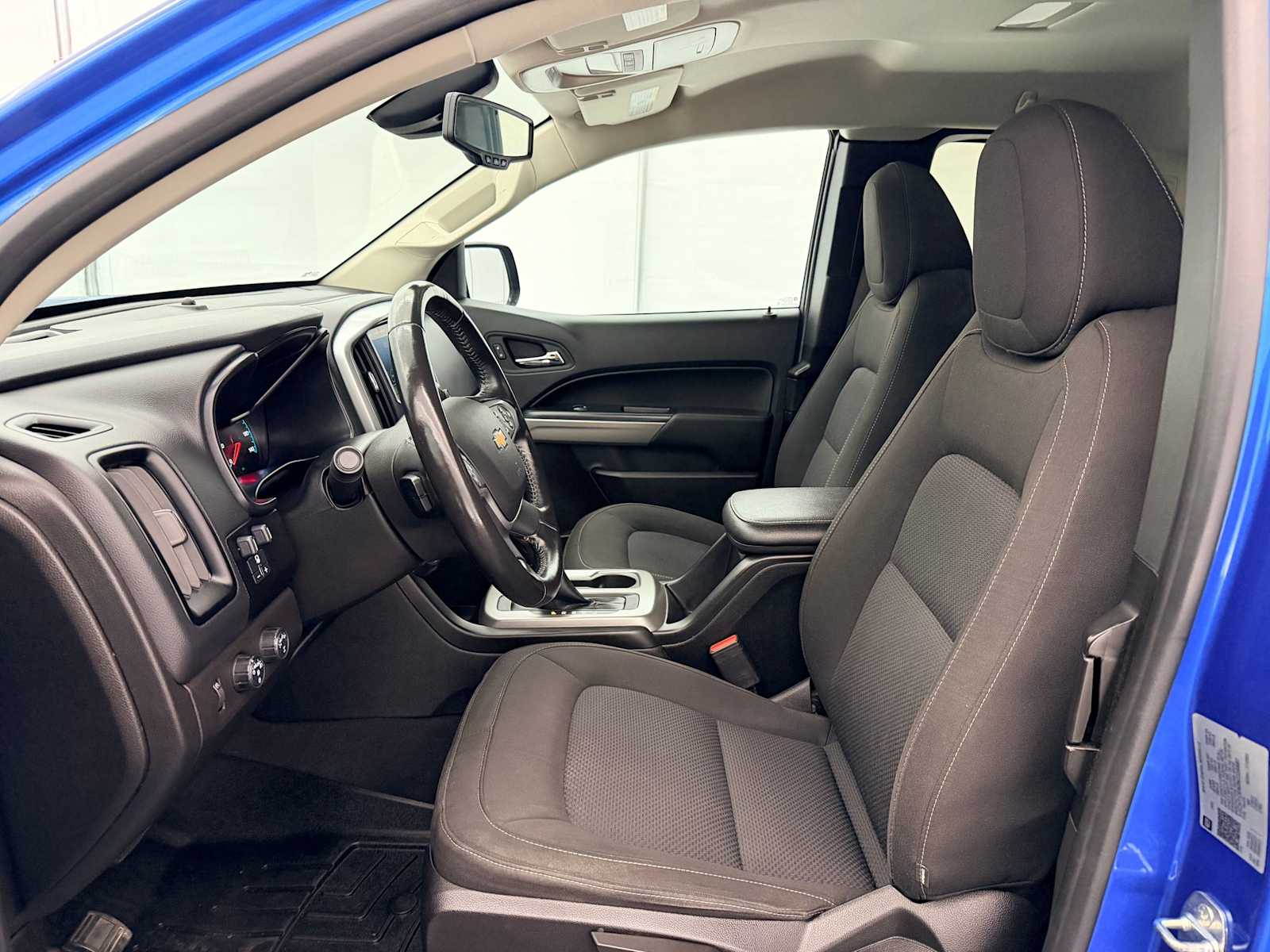 Thumbnail: 2022 Chevrolet Colorado - 16