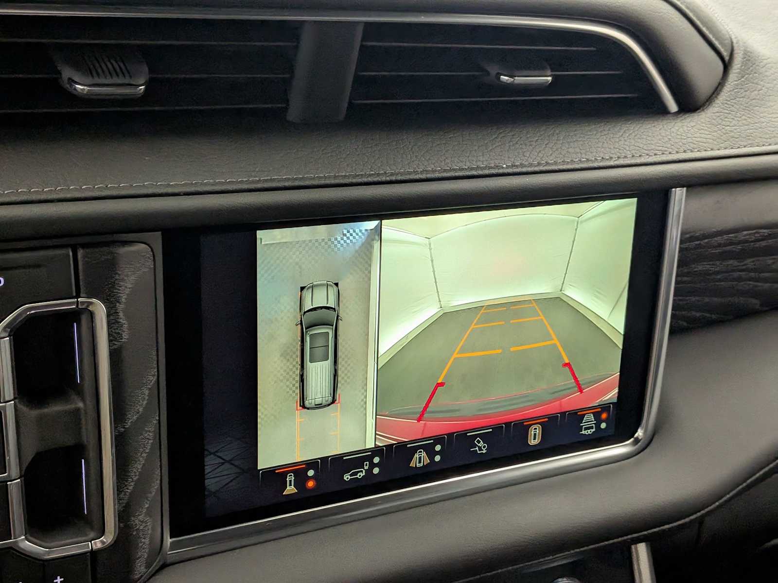 Thumbnail: 2024 GMC Yukon - 31