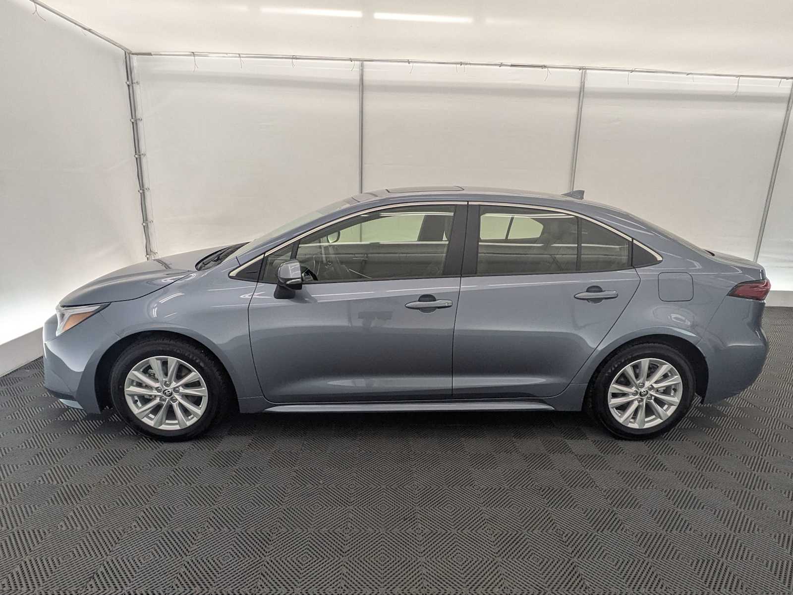 Thumbnail: 2025 Toyota Corolla - 3