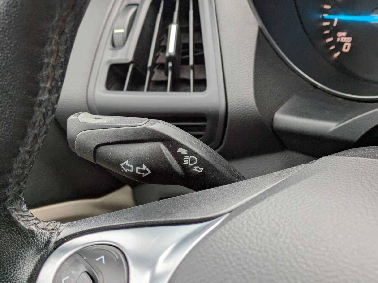 Thumbnail: 2014 Ford Escape - 27