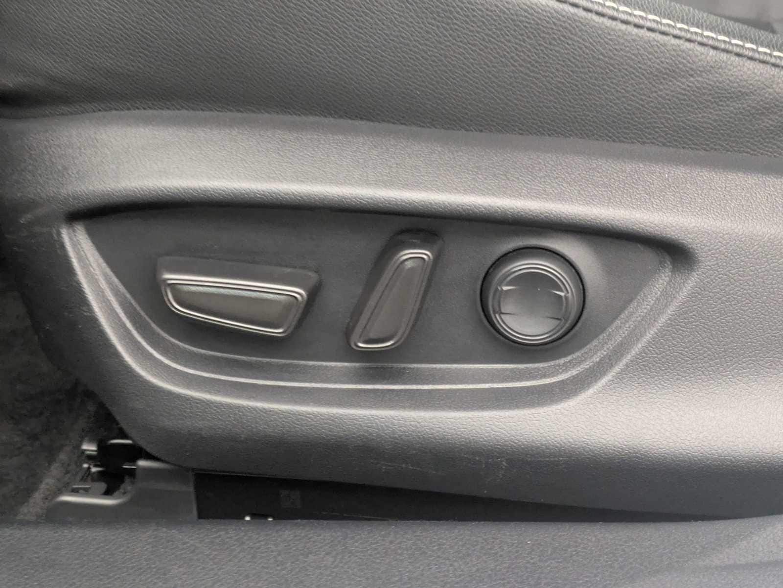 Thumbnail: 2025 Toyota Camry - 18