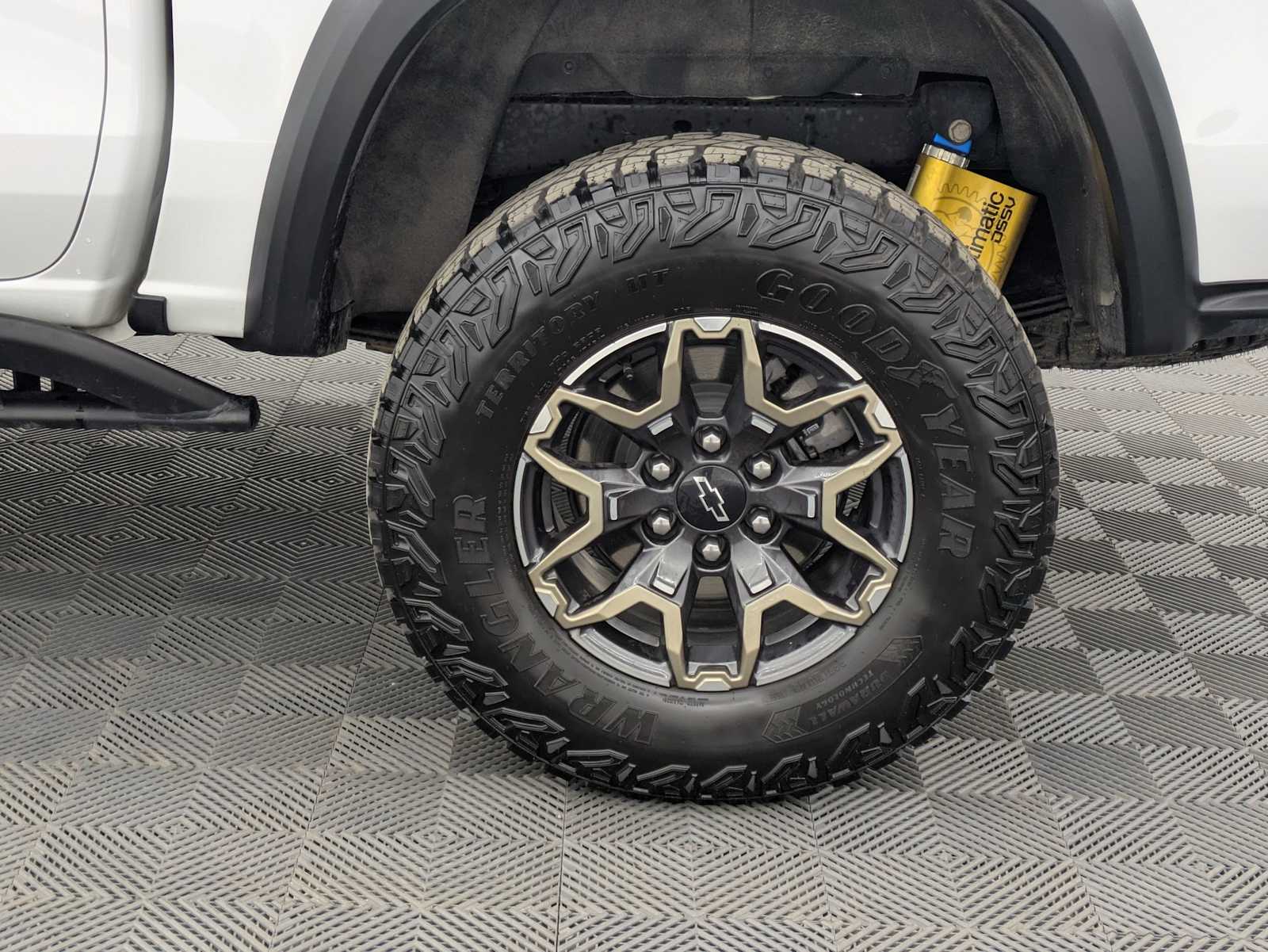 Thumbnail: 2023 Chevrolet Colorado - 15