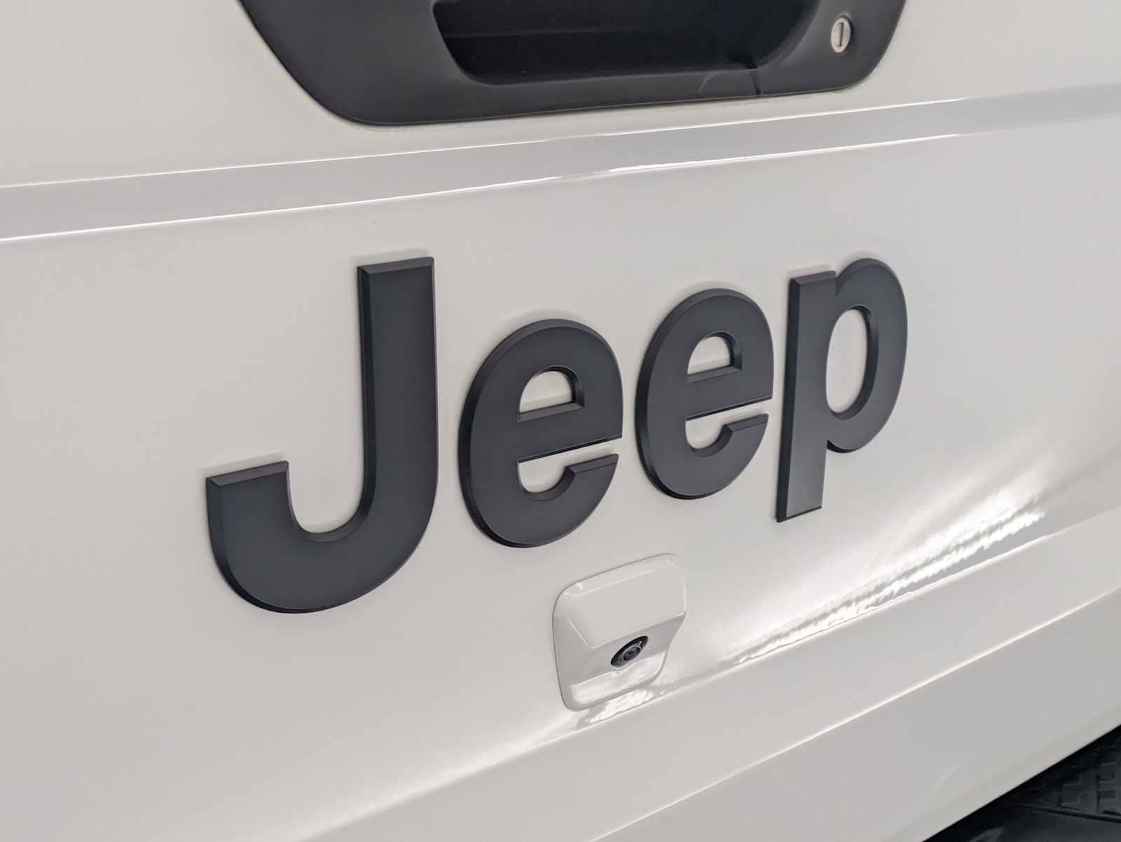 Thumbnail: 2023 Jeep Gladiator - 13