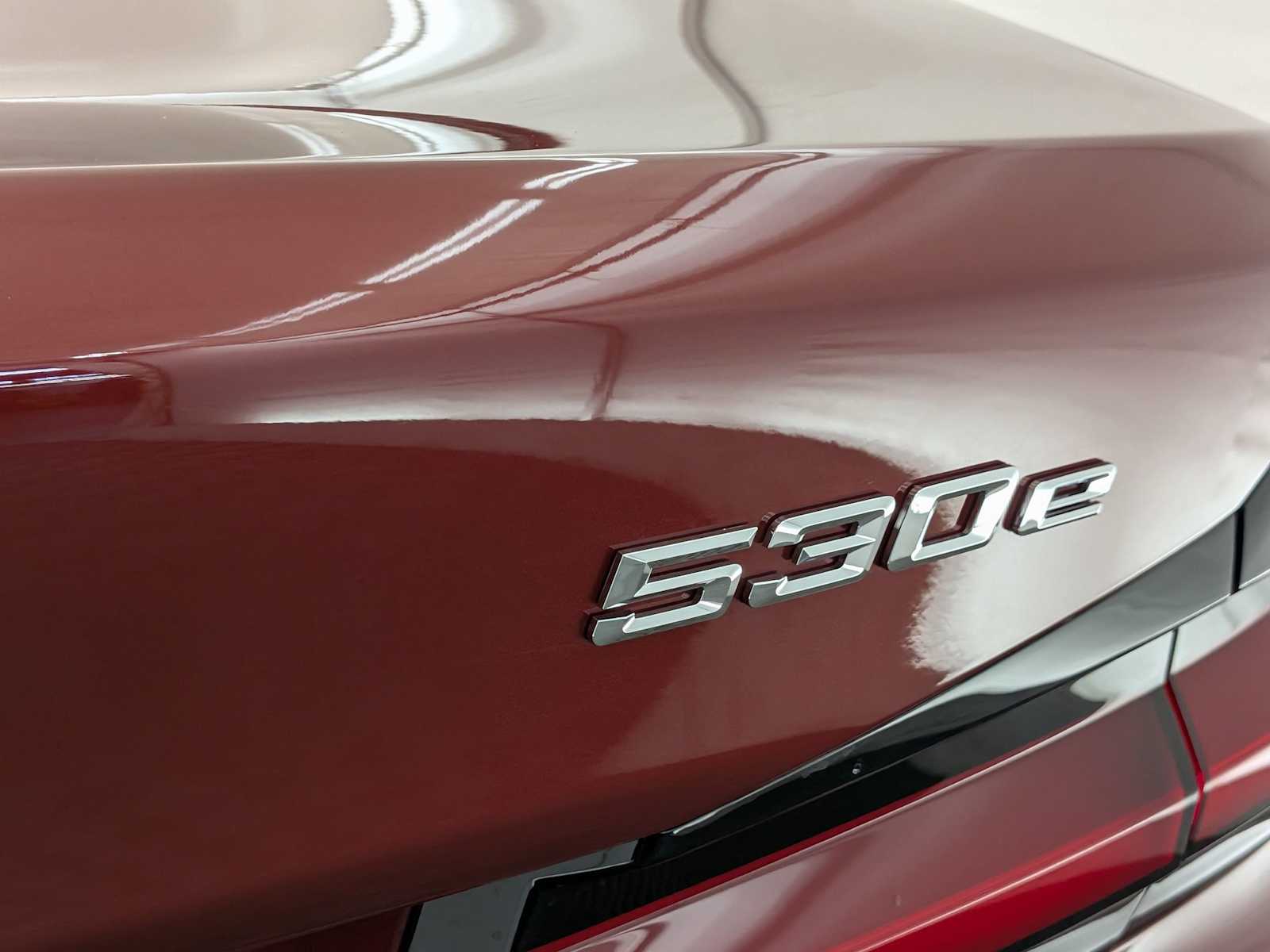 Thumbnail: 2023 BMW 5 Series - 12