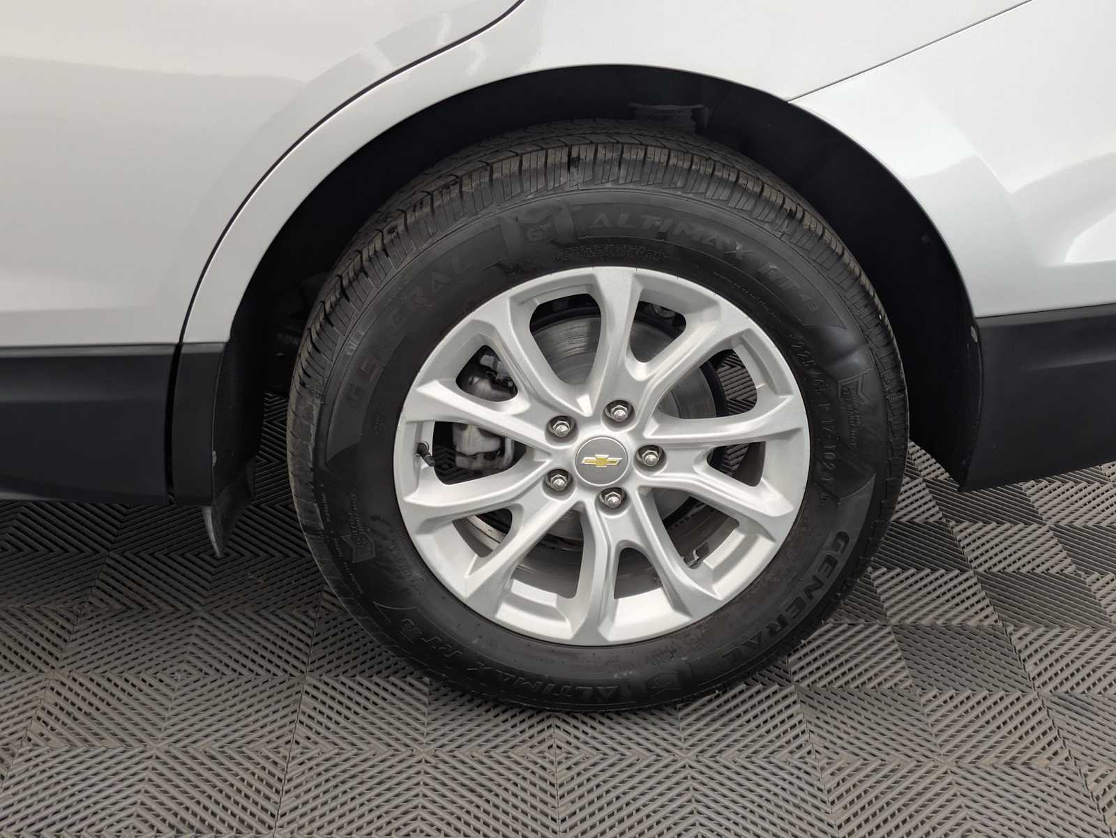 Thumbnail: 2019 Chevrolet Equinox - 14