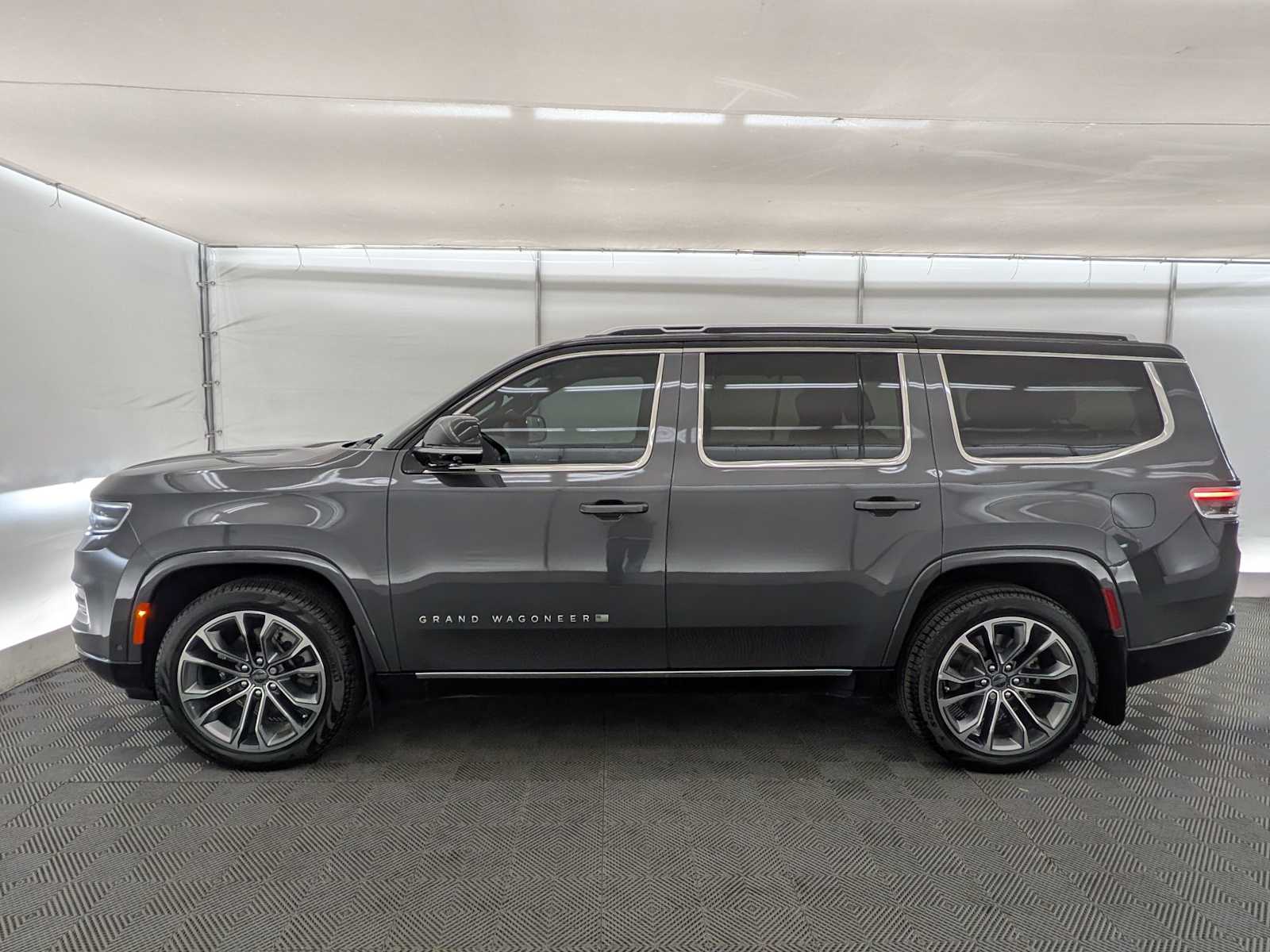 Thumbnail: 2024 Jeep Grand Wagoneer - 3