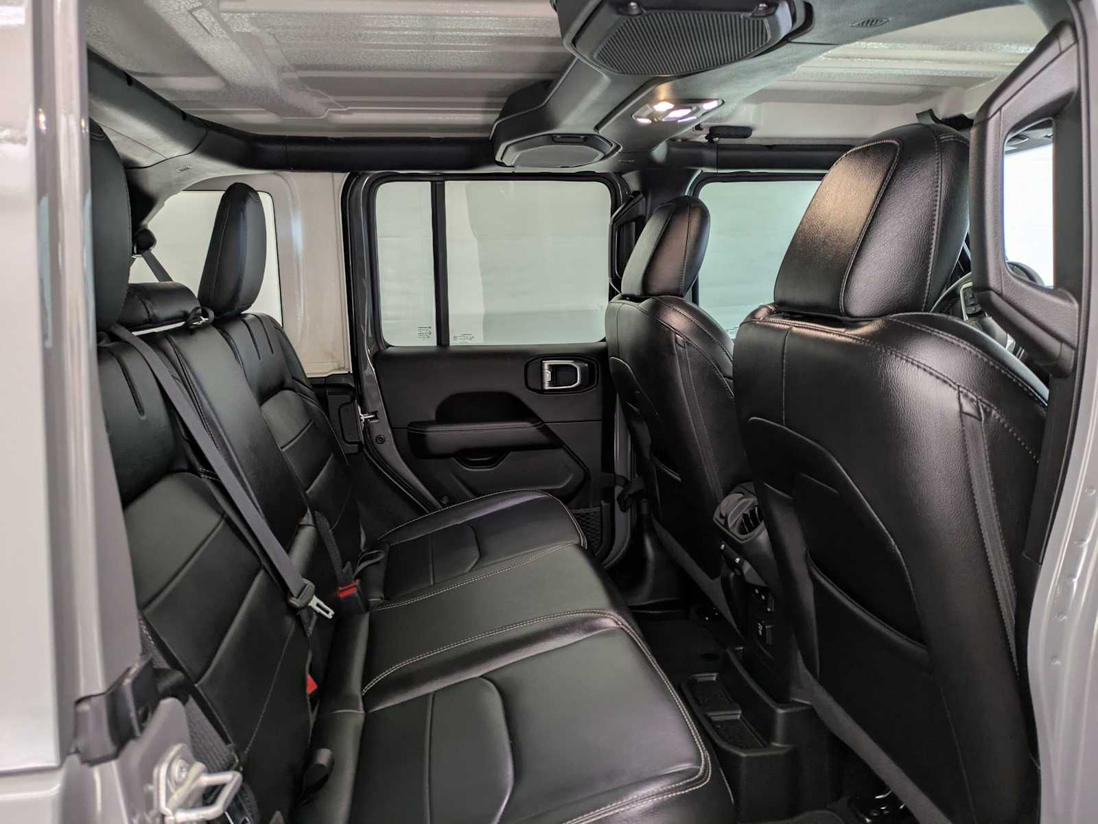 2021 Jeep Wrangler Sahara 20