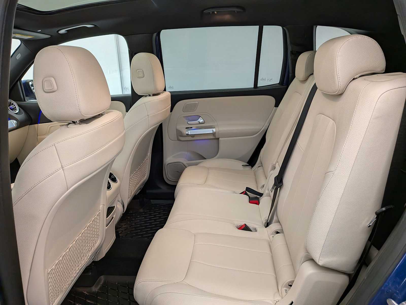 Thumbnail: 2021 Mercedes-Benz GLB - 21