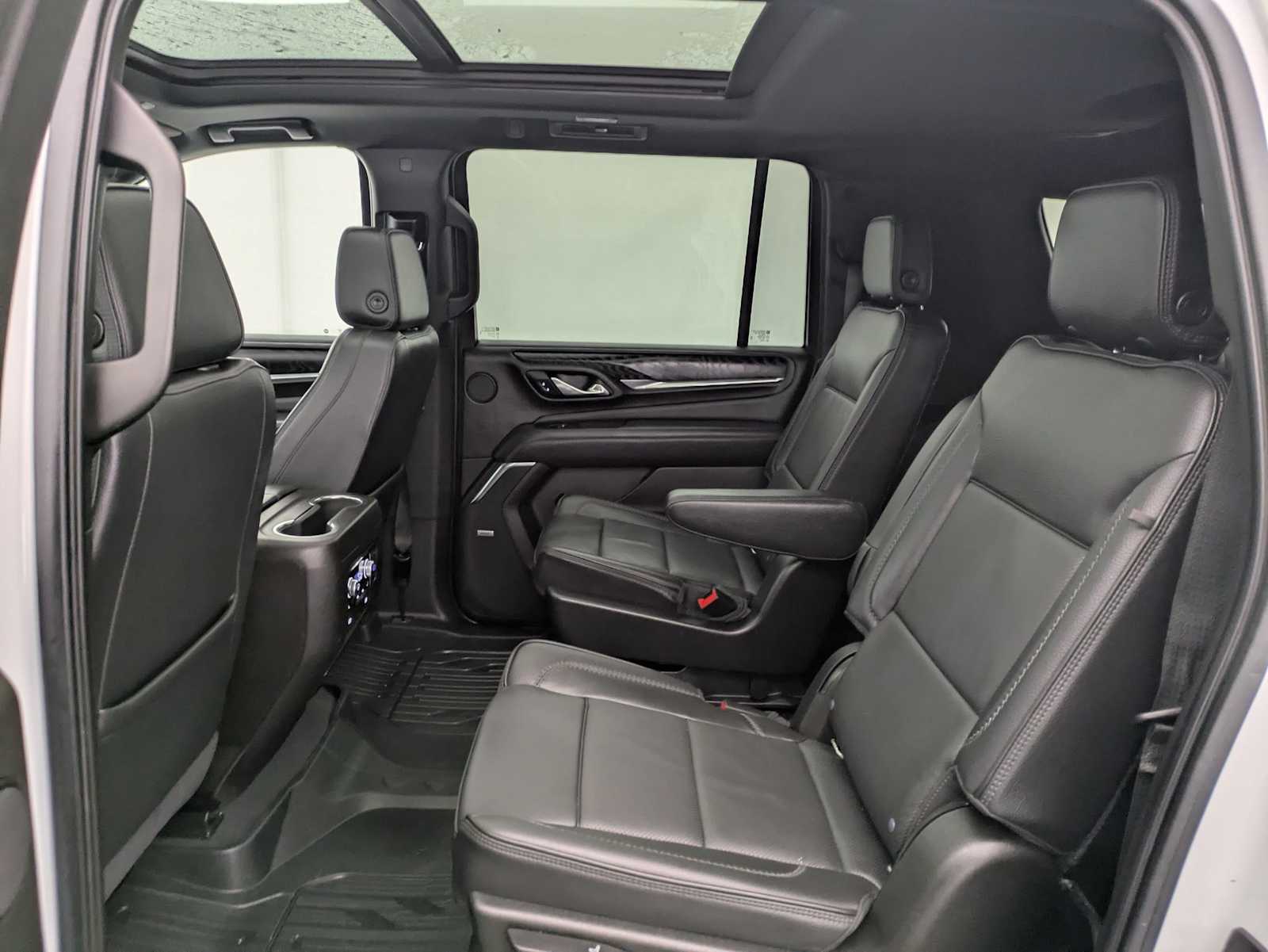 Thumbnail: 2021 GMC Yukon XL - 23