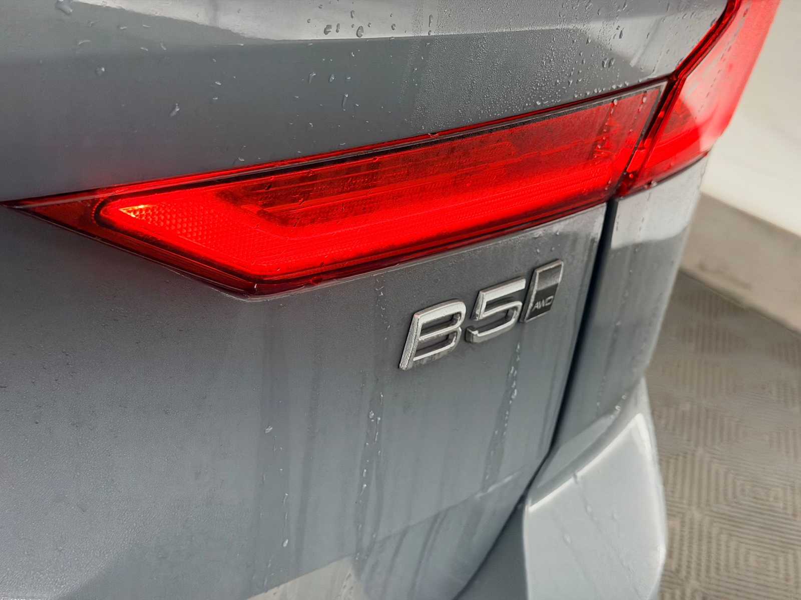 Thumbnail: 2022 Volvo XC60 - 13