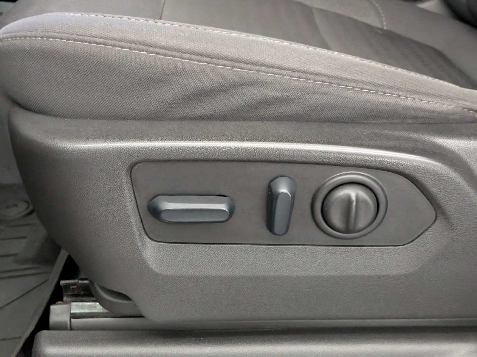 Thumbnail: 2022 Chevrolet Silverado 1500 - 19