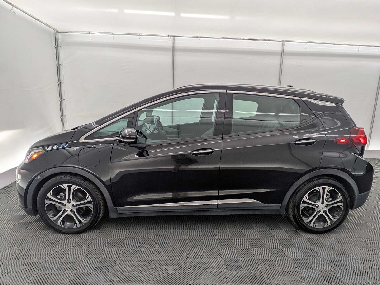 Thumbnail: 2019 Chevrolet Bolt EV - 3