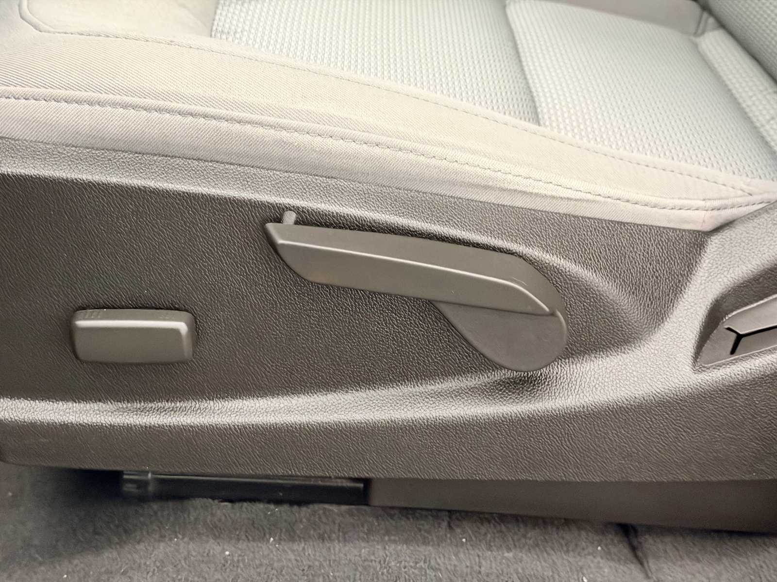 Thumbnail: 2021 Chevrolet Colorado - 19