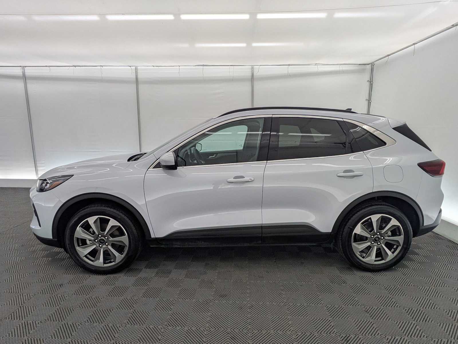 Thumbnail: 2025 Ford Escape - 3
